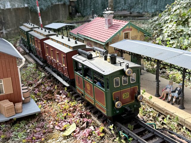 LGB 30504 4th Class Compartment Car LGB 30503 3rd/4th Class Compartment Car LGB 30500 3rd Class Compartment Car