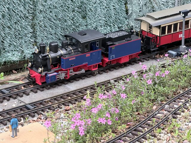 20261 Nicki & Frank S 1995